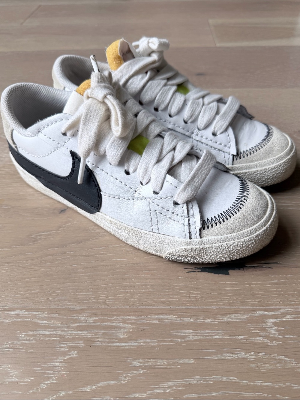Nike Blazer Low Platform White Black Contrast Stitch Sneakers Size 7